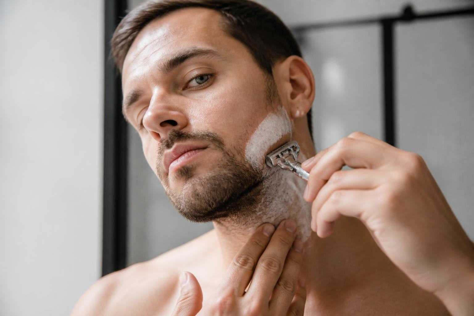 Shaving Beard Oil: Your Pre-Shave Secret for 2026