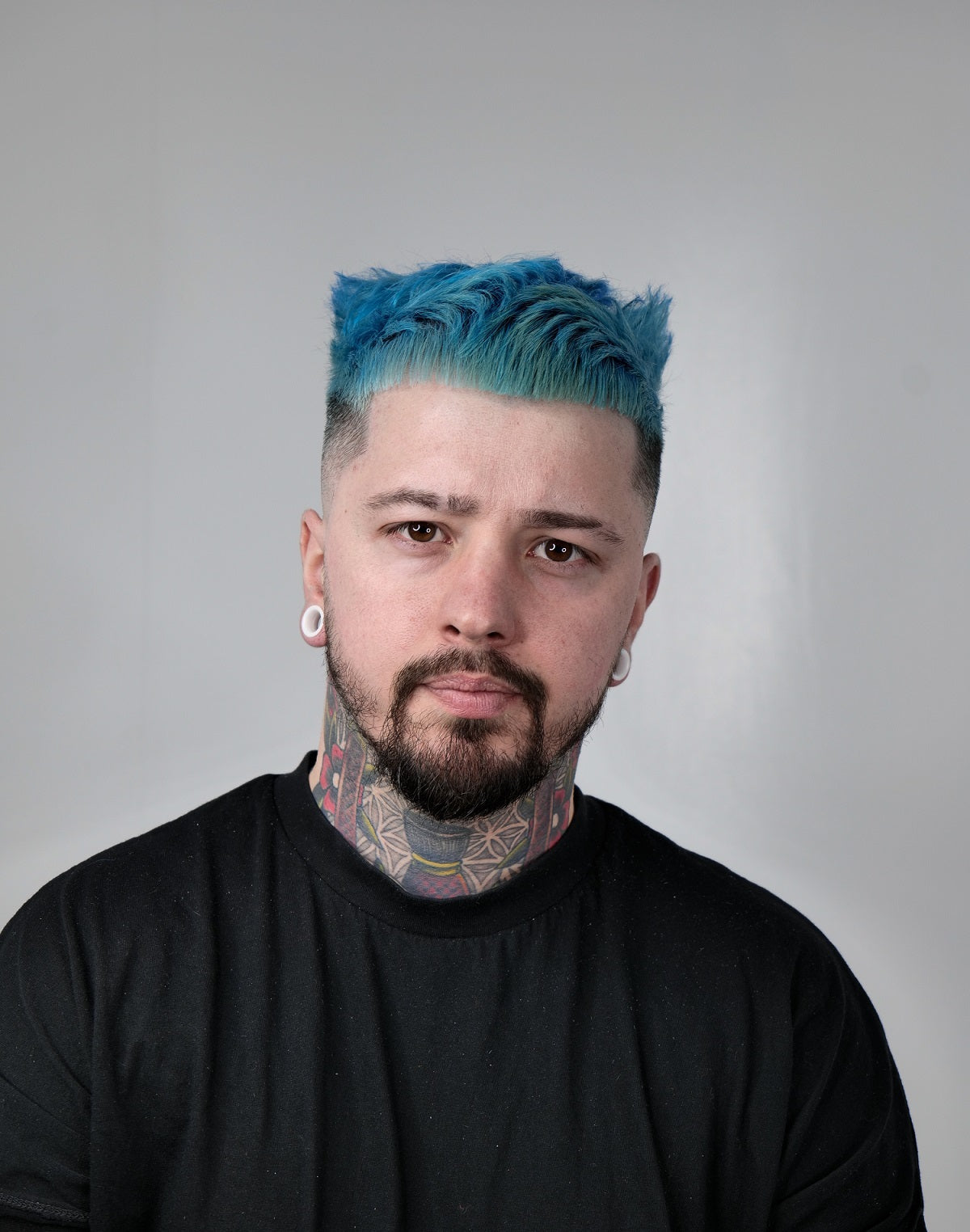 Kyle rowland, onesociety one society onesocietyshop beard care hair care best barber in my area best barber UK cool hair cut cool skin fade cool hair colour skilled barber barber of the year fade barbers